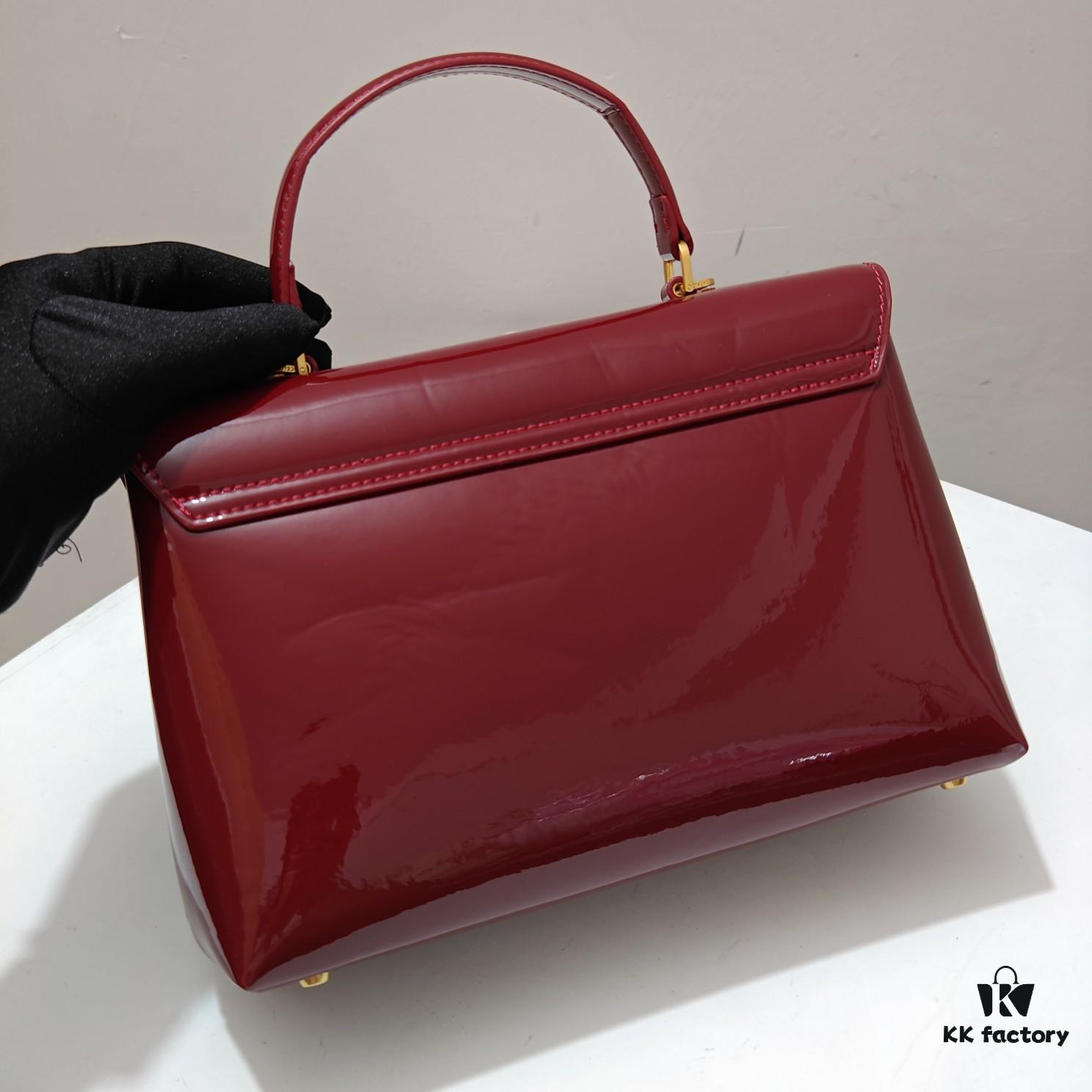 Top-Grade Cowhide New Style Patent Leather Celine 2024 Avant Bag Large 25cm
