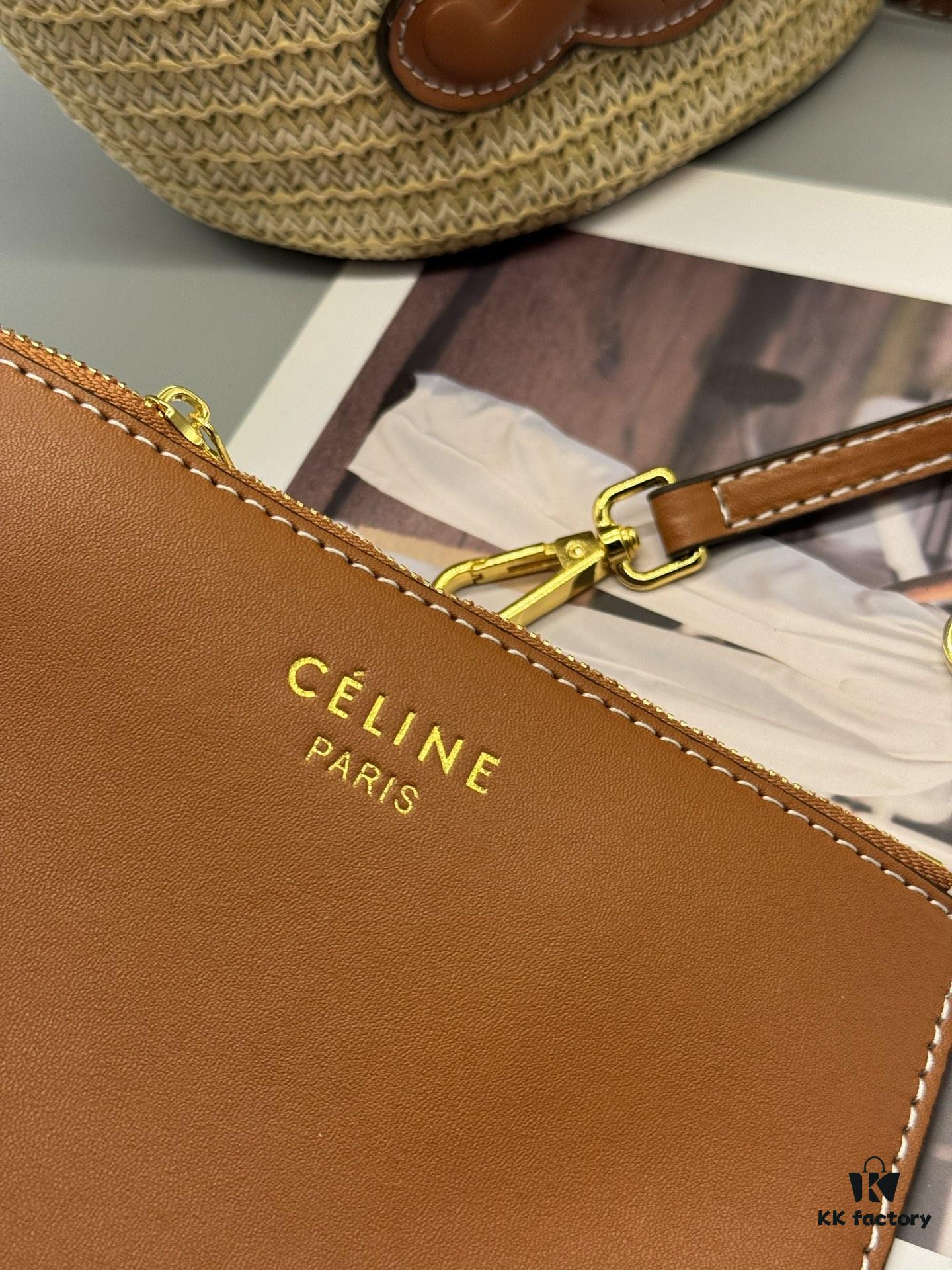 Celine New💫 This shopping bag is handcrafted from raffia fibers unique to Morocco, a must-have for summer vacations⛱️ Perfect for holiday getaways
