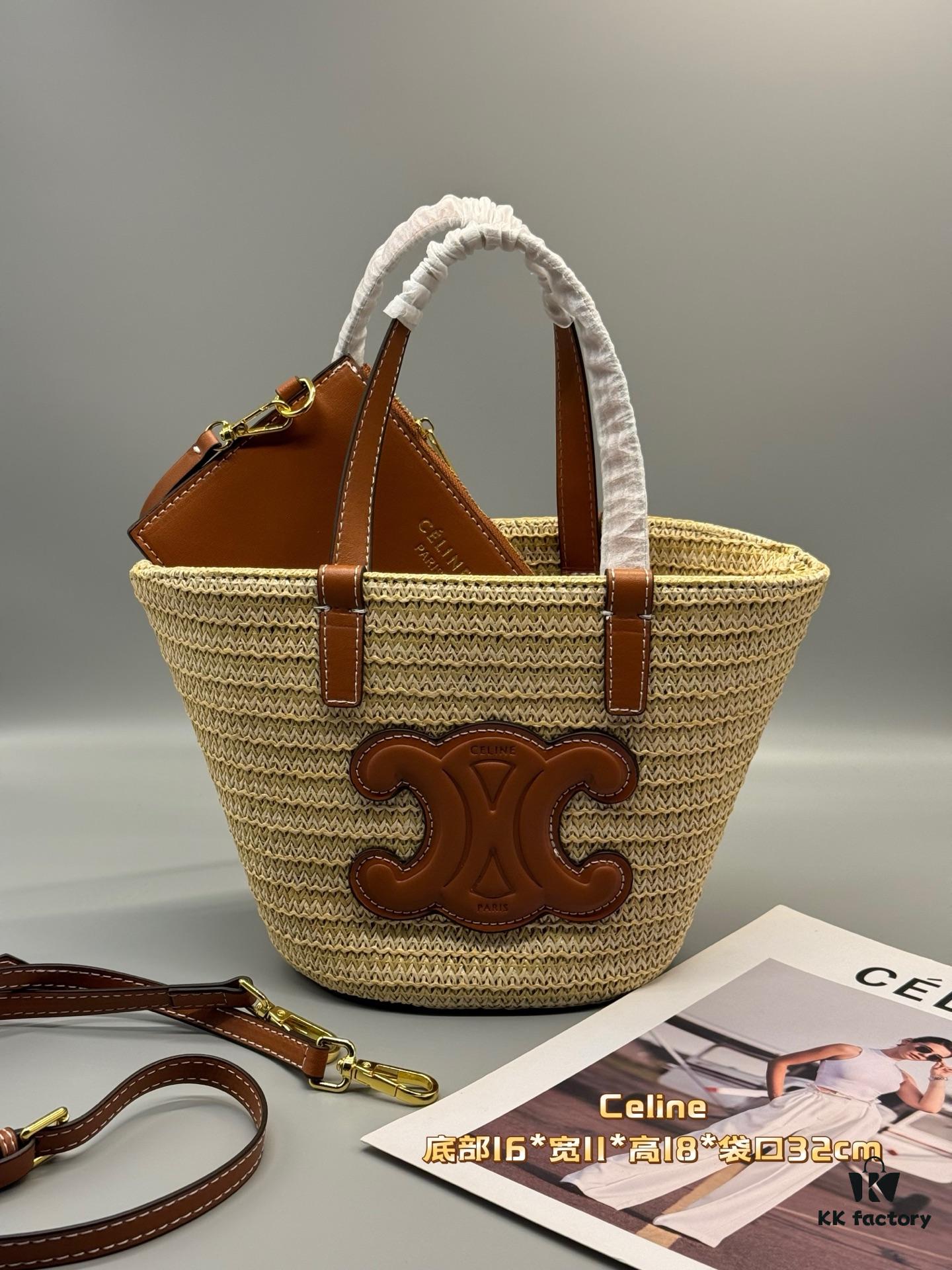 Celine New💫 This shopping bag is handcrafted from raffia fibers unique to Morocco, a must-have for summer vacations⛱️ Perfect for holiday getaways