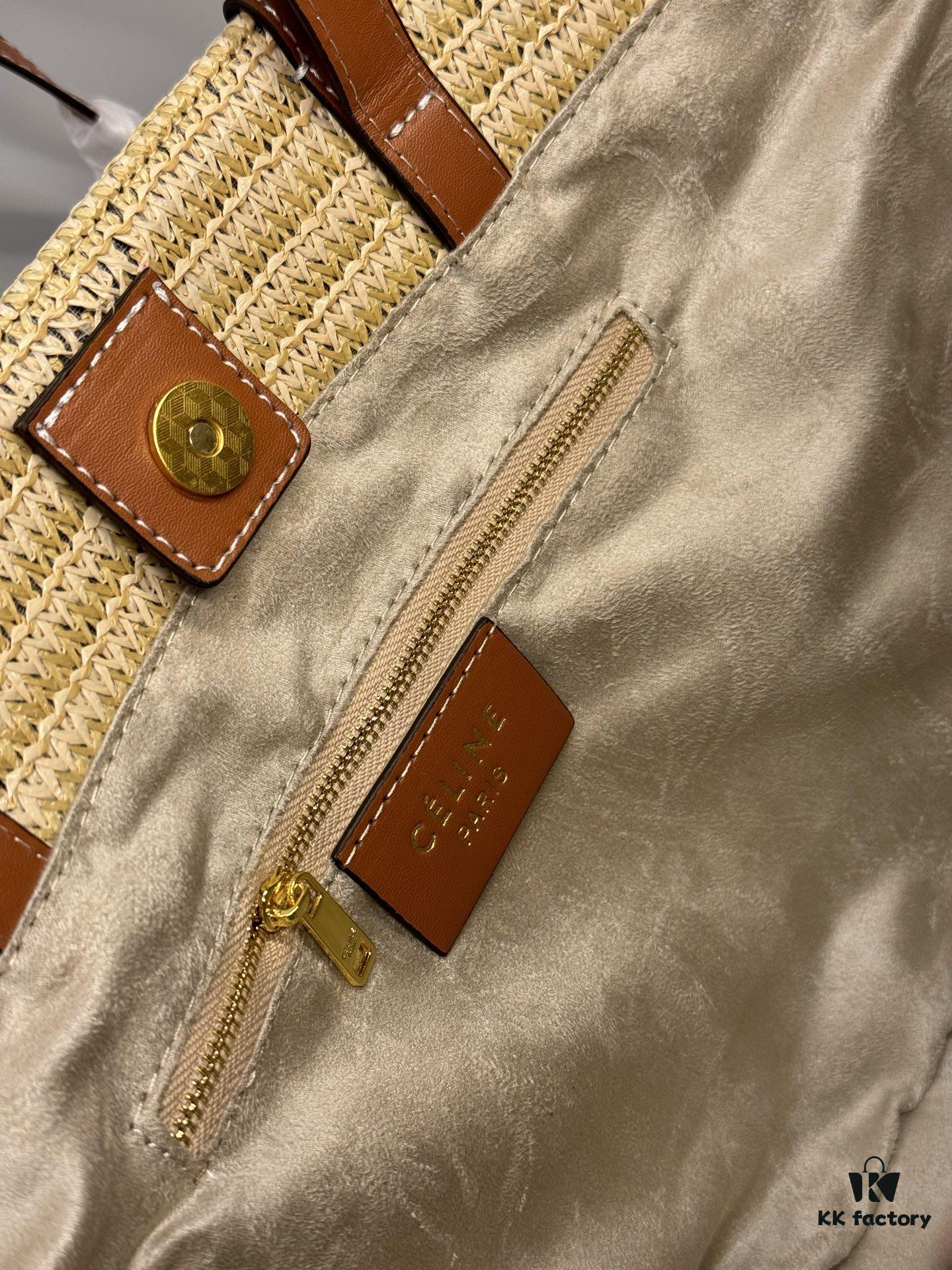 Celine New 💫 This tote bag is handcrafted from raffia tree fibers unique to Morocco, a must-have for summer vacations ⛱️