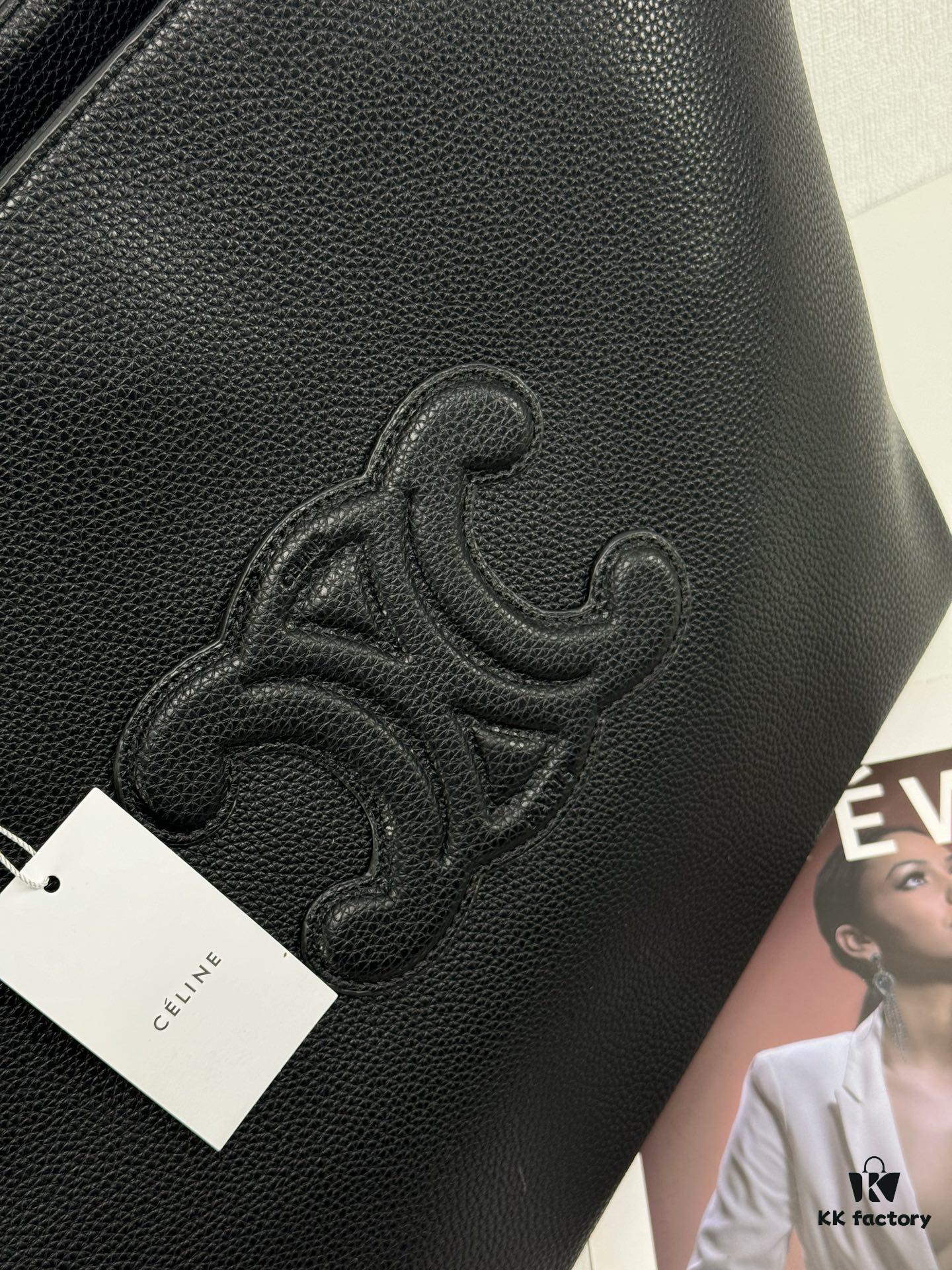 Celine Shopping Bag 🛍️, Imported Crinkled Leather Texture, Fashionable and Versatile, Must-Have Item for Trendsetters