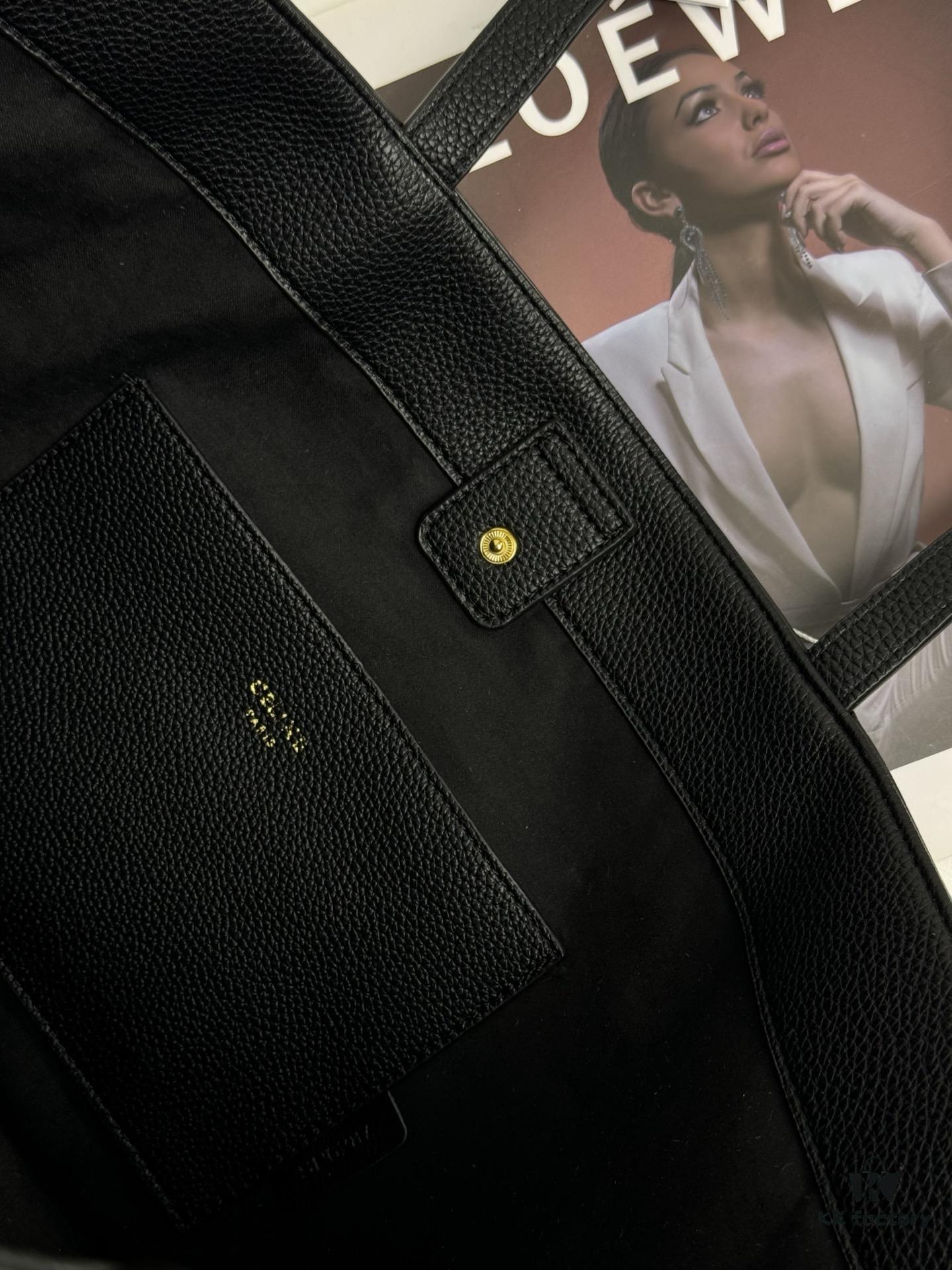 Celine Shopping Bag 🛍️, Imported Crinkled Leather Texture, Fashionable and Versatile, Must-Have Item for Trendsetters