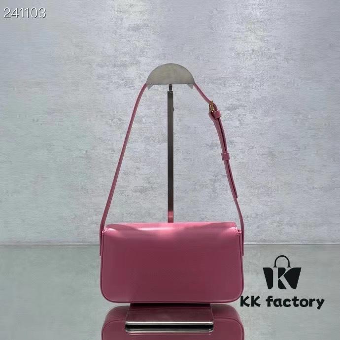 CELINE TRIOMPHE SHOULDER BAG