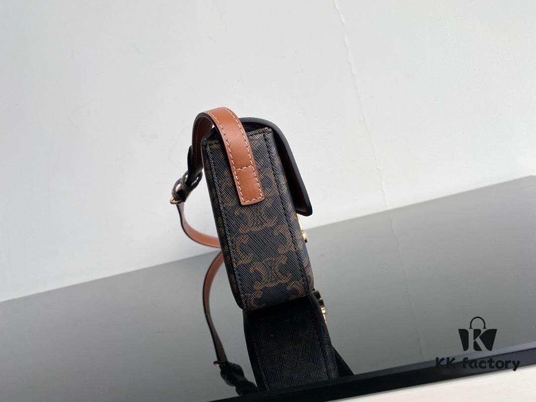 CELINE 2024 Spring-Summer New Arrival TRIOMPHE Logo Printed Cowhide Leather Shoulder Bag, Triumph Armpit Bag, Cowhide Trim, Lambskin Lining, Interior Flat Pocket, Adjustable Leather Shoulder Strap (Length: 20cm)