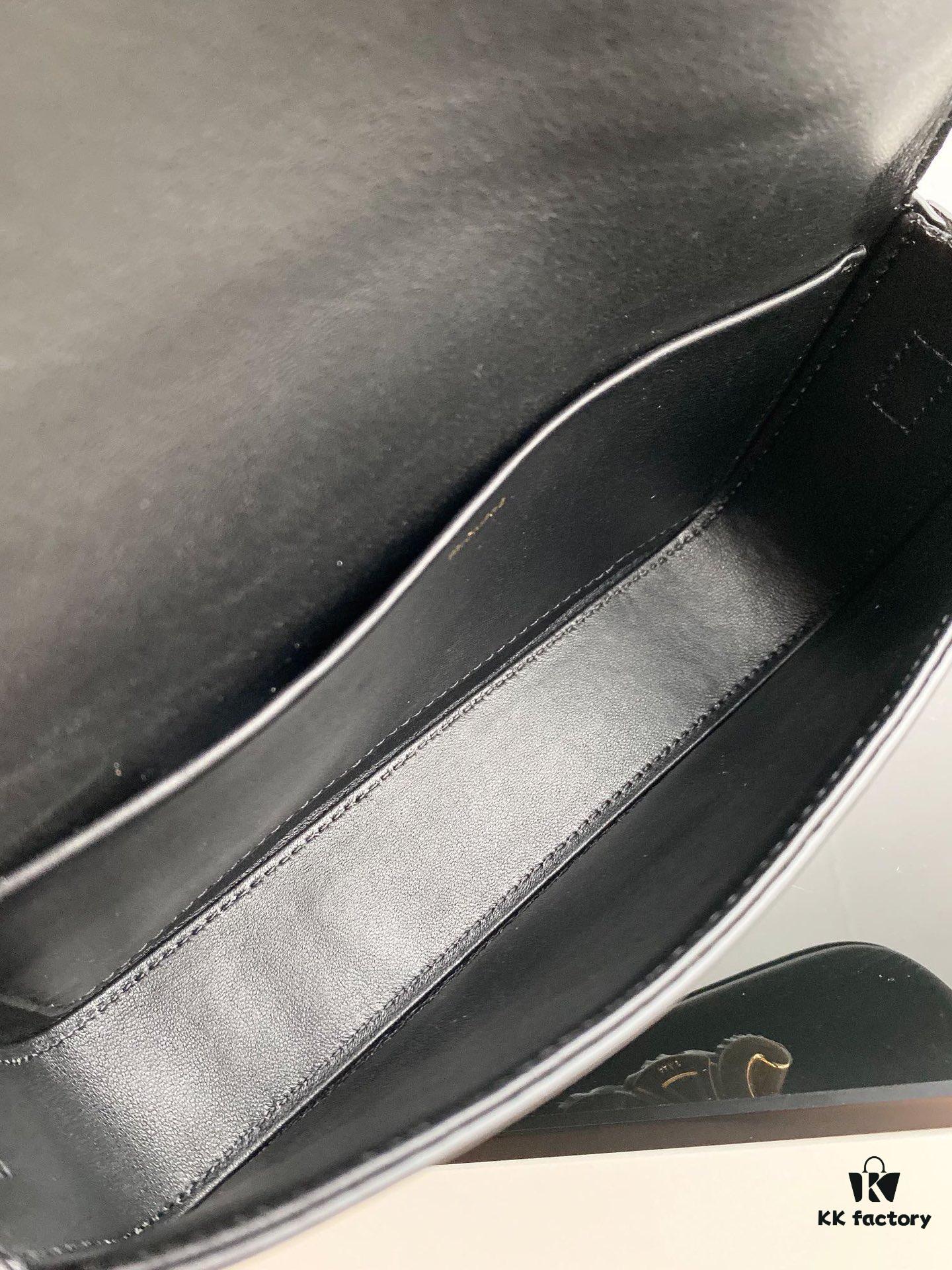 CELINE 2024 Spring/Summer New Arrival TRIOMPHE Signature Grain Calfskin Shoulder Bag, Triumph Armpit Bag with Calfskin Trim and Lambskin Lining, Flat Interior Pocket, Adjustable Leather Strap 20cm