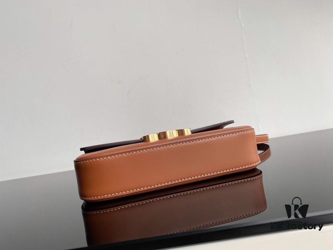 CELINE 2024 Spring/Summer New Arrival TRIOMPHE Logo Embossed Smooth Calfskin Shoulder Bag, Triomphe Armpit Bag with Cowhide Edging, Lambskin Lining, Flat Interior Pocket, Adjustable Leather Shoulder Strap (20cm Length)