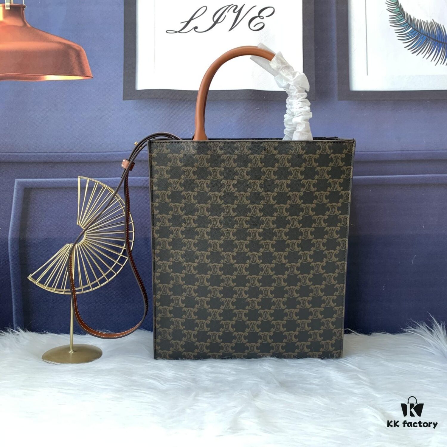 Model C192082 Vintage Pattern, Medium-Sized CELINE-Printed Synthetic Leather and Cowhide Vertical Handbag with Adjustable Detachable Leather Shoulder Strap (50cm), Dimensions: 32cm x 29cm x 8cm