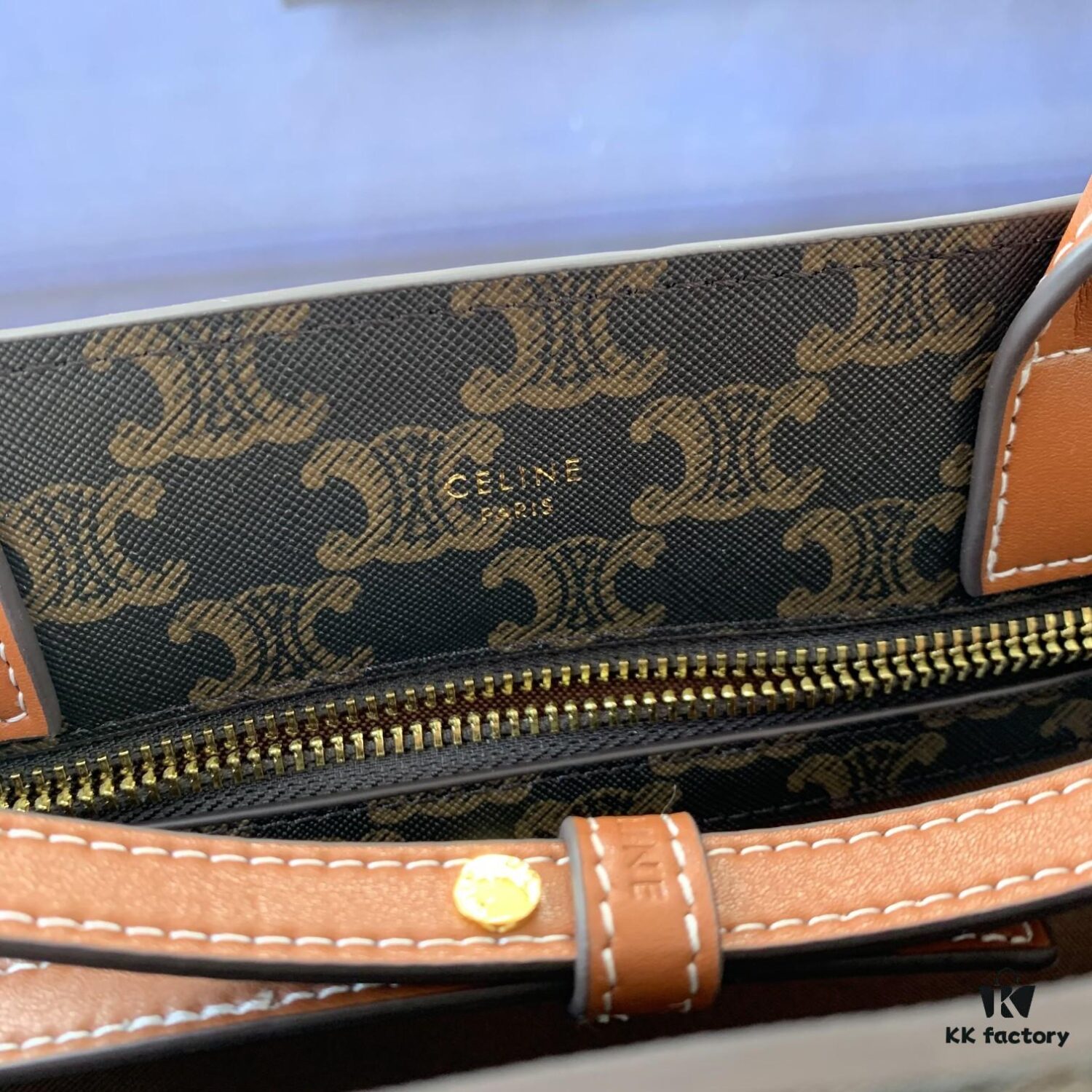 Model C192082 Vintage Pattern, Medium-Sized CELINE-Printed Synthetic Leather and Cowhide Vertical Handbag with Adjustable Detachable Leather Shoulder Strap (50cm), Dimensions: 32cm x 29cm x 8cm