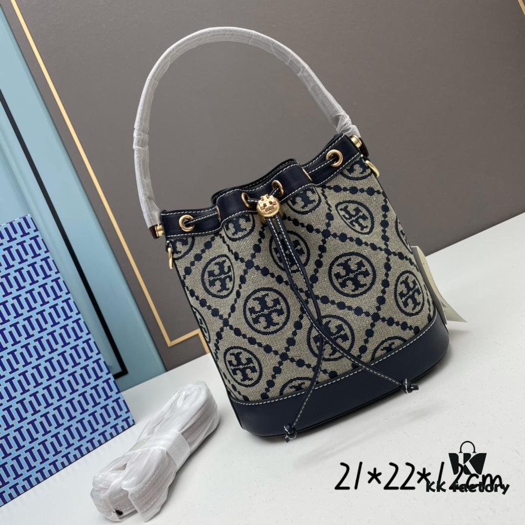Large TORY BURCH Monogram Drawstring Bucket Bag in Navy Canvas – 2021 Summer Collection