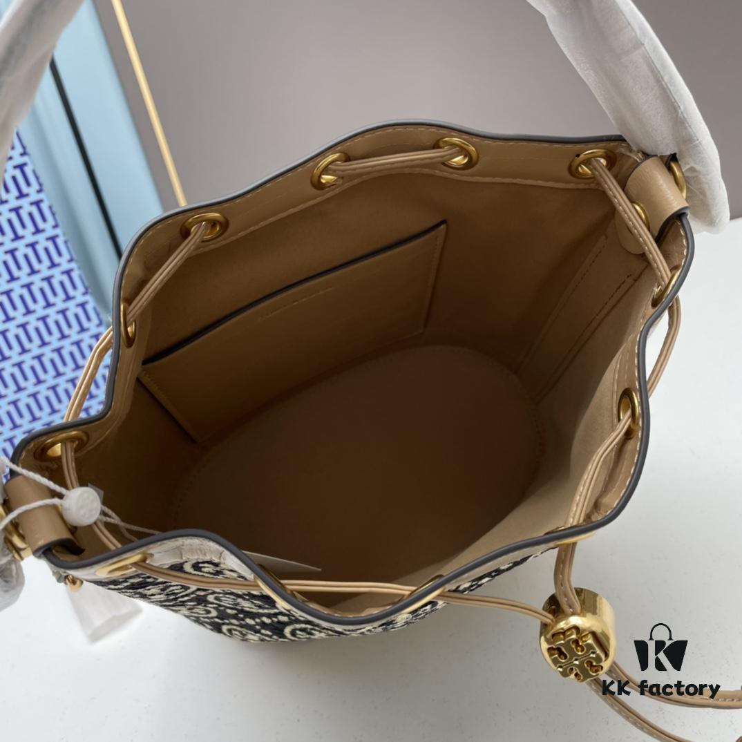 Large TORY BURCH Monogram Drawstring Bucket Bag in Navy Canvas – 2021 Summer Collection