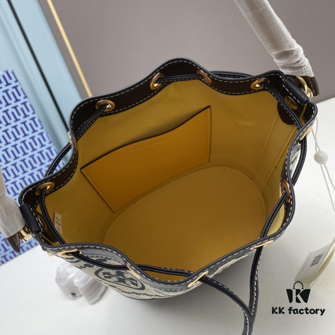 Large TORY BURCH Monogram Drawstring Bucket Bag in Navy Blue Canvas – 2021 Summer Collection