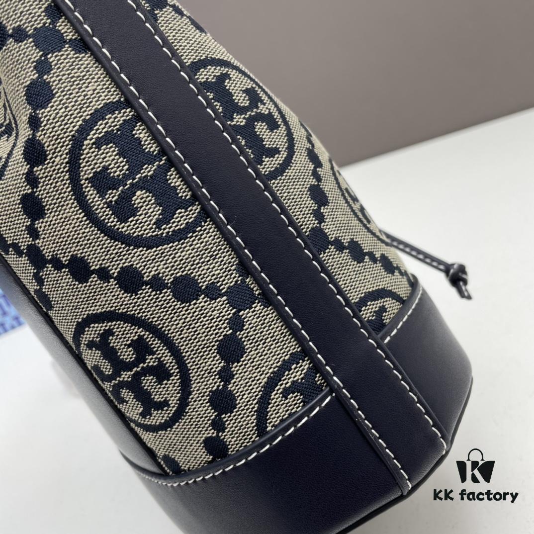 Large TORY BURCH Monogram Drawstring Bucket Bag in Navy Blue Canvas – 2021 Summer Collection