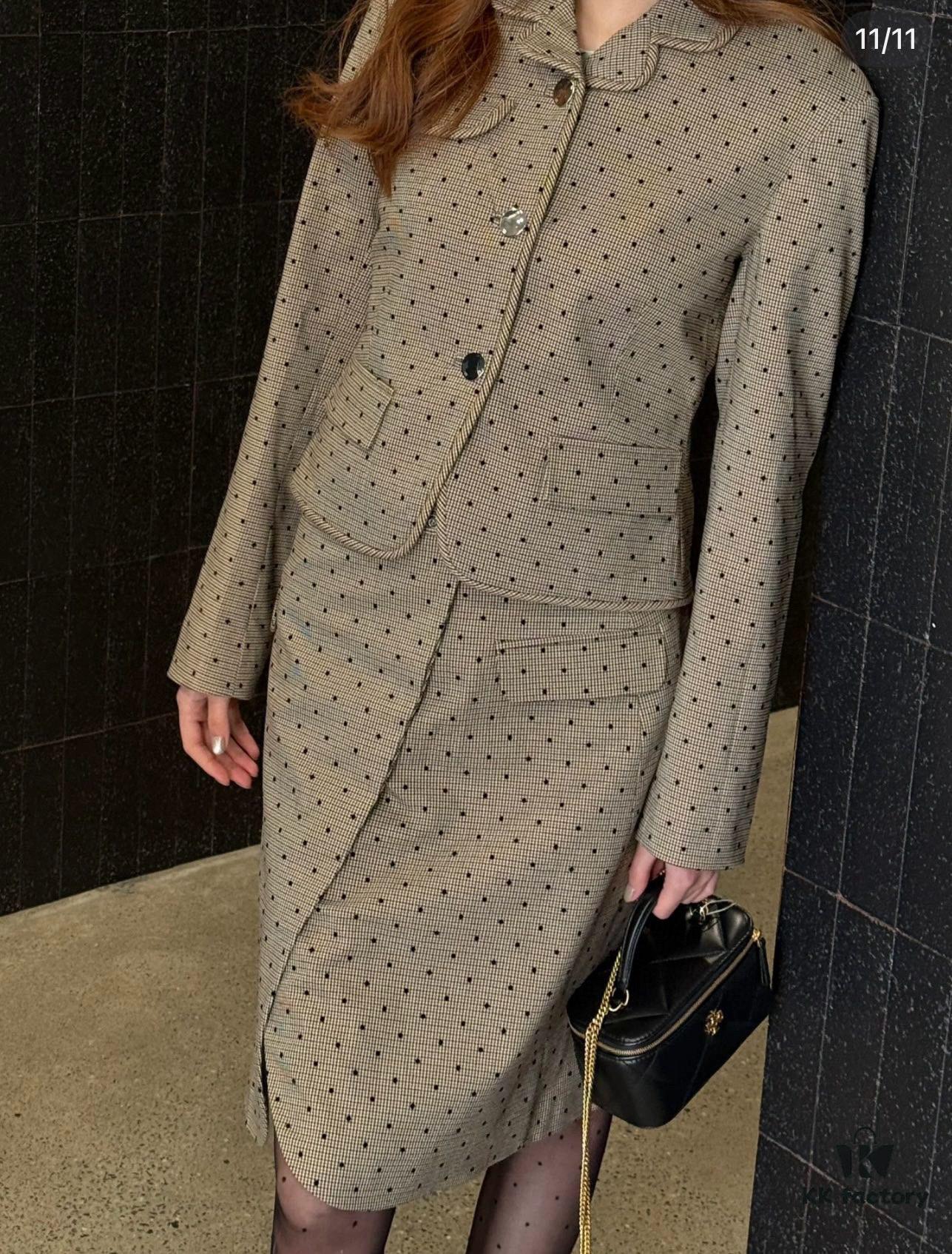 Tory Burch New Kira Cosmetic Box Bag, Soft and Durable Calfskin with Quilted Diamond Stitching, Detachable Strap for Shoulder, Crossbody or Handheld Wear