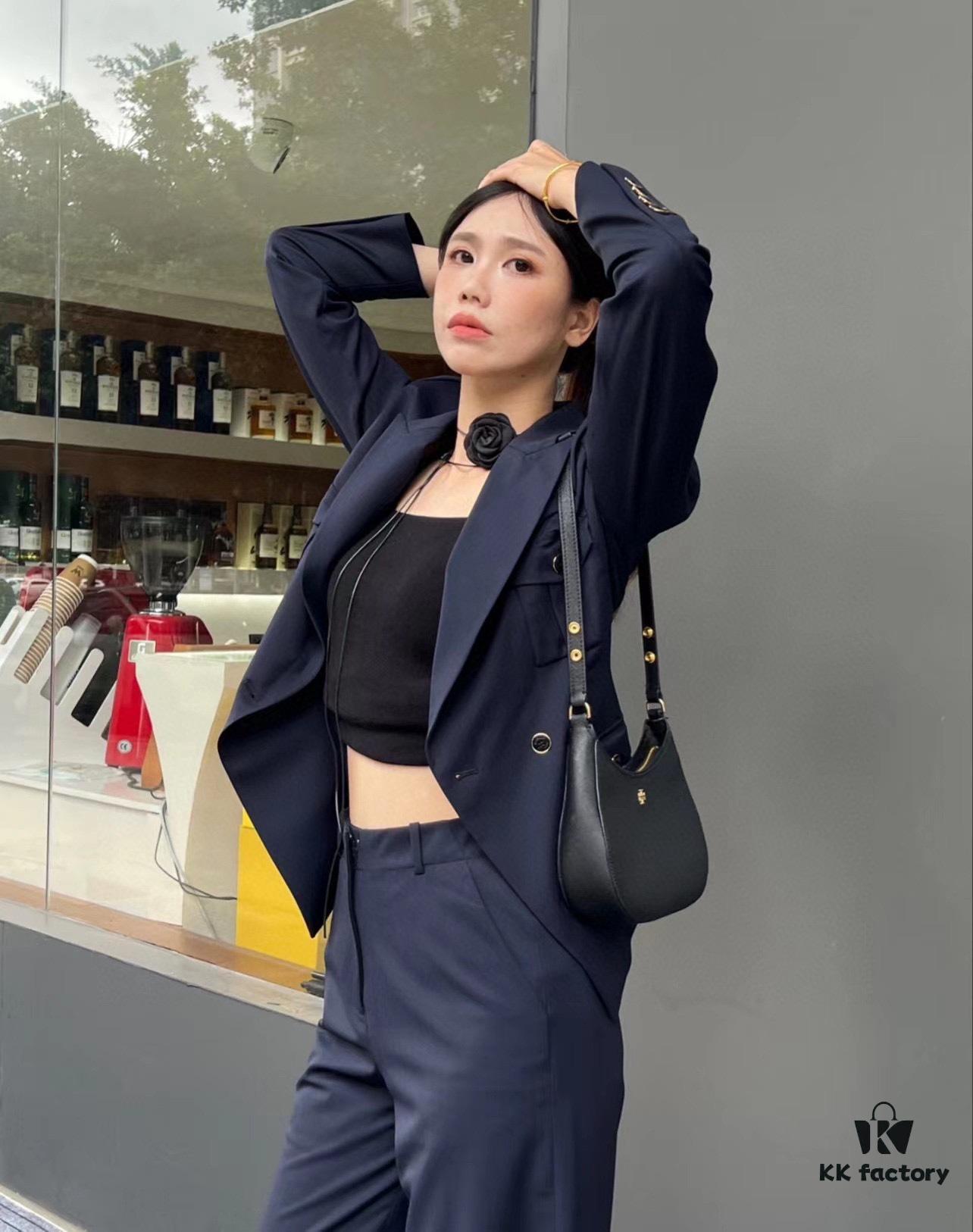 Tory Burch Emerson Series New Arrival Crossbody Bag in Full Leather with Quilted Calfskin