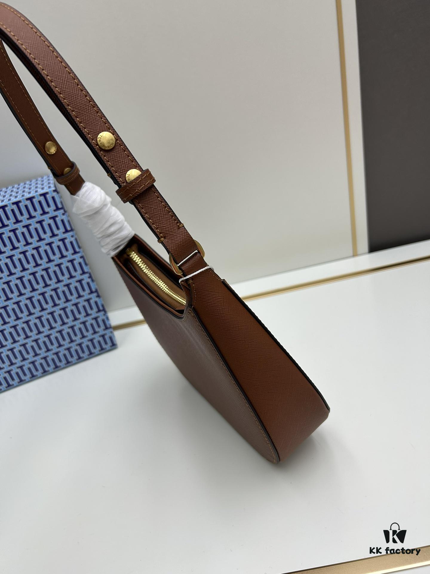 Tory Burch Emerson Series New Arrival Crossbody Bag, Full Leather Collection, Pebbled Calfskin, Adjustable Strap, Compact and Stylish