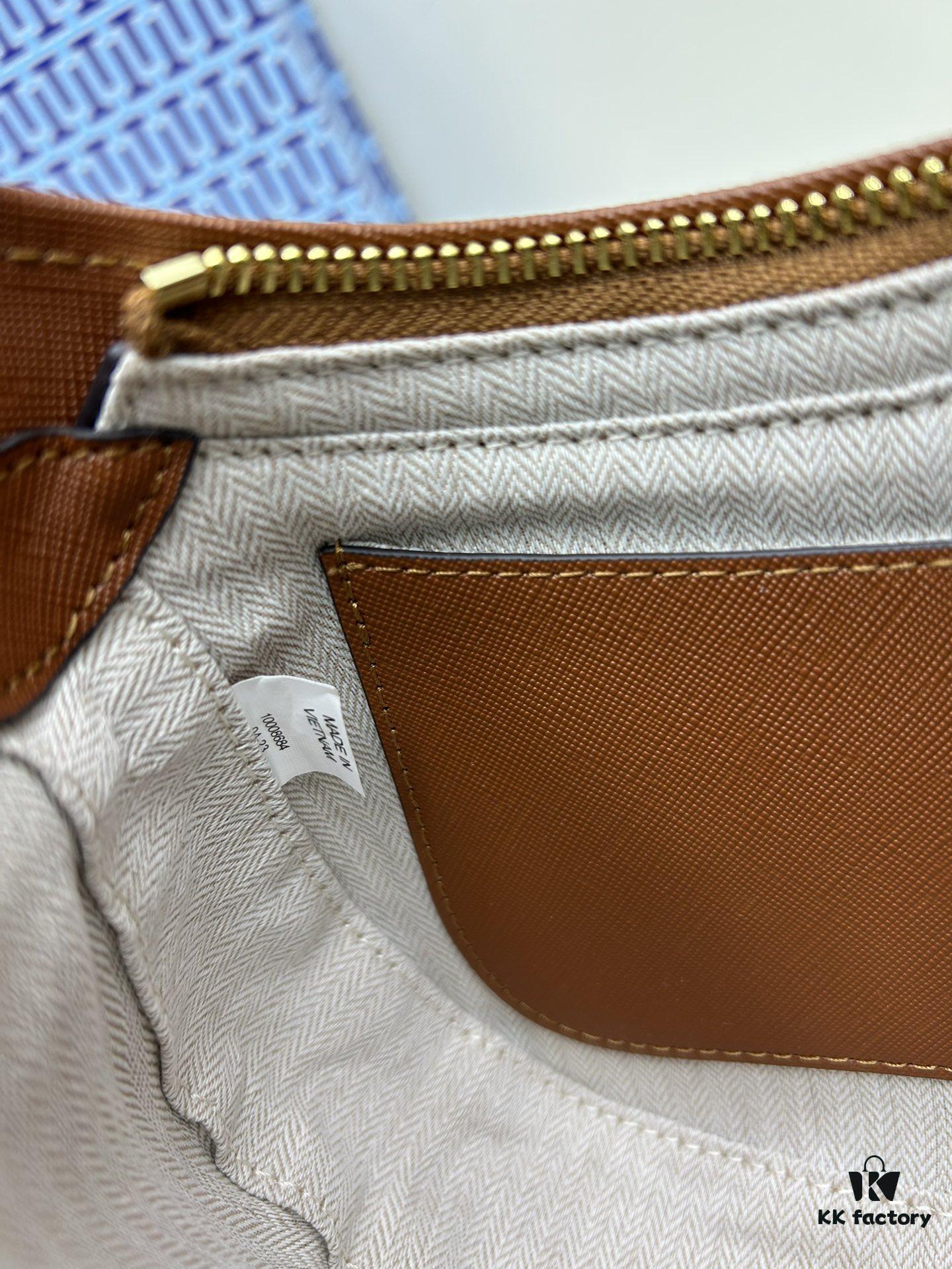 Tory Burch Emerson Series New Arrival Crossbody Bag, Full Leather Collection, Pebbled Calfskin, Adjustable Strap, Compact and Stylish