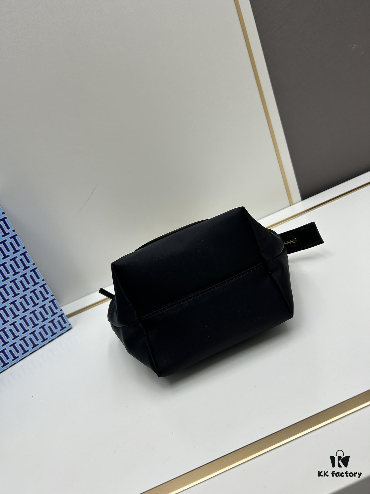 Tory Burch Ella Mini Crossbody Bag in Recycled Nylon – Lightweight and Stylish with Braided Chain