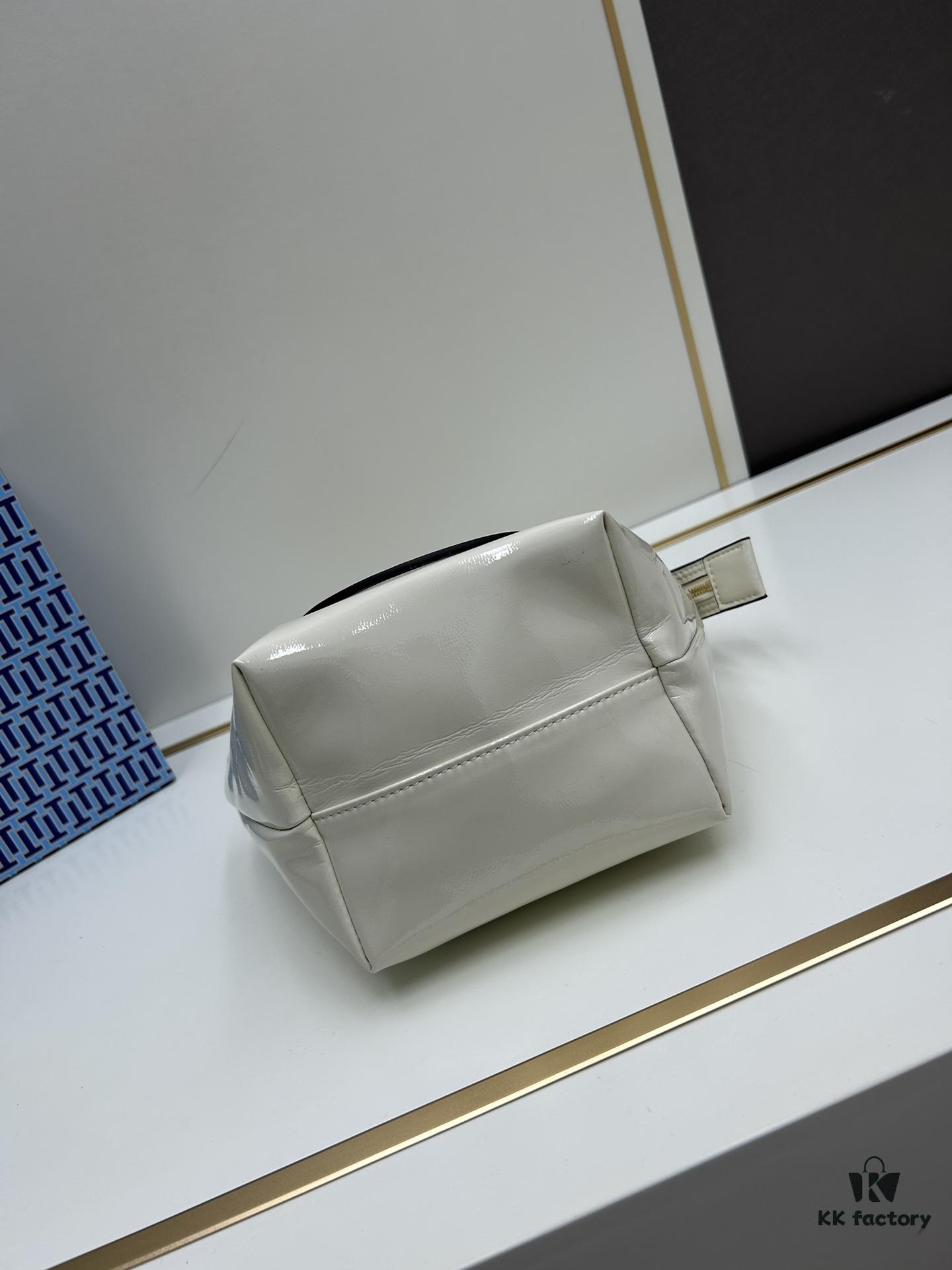 Tory Burch Ella Small Crossbody Bag in Recycled Nylon – Lightweight and Stylish with Woven Chain Strap