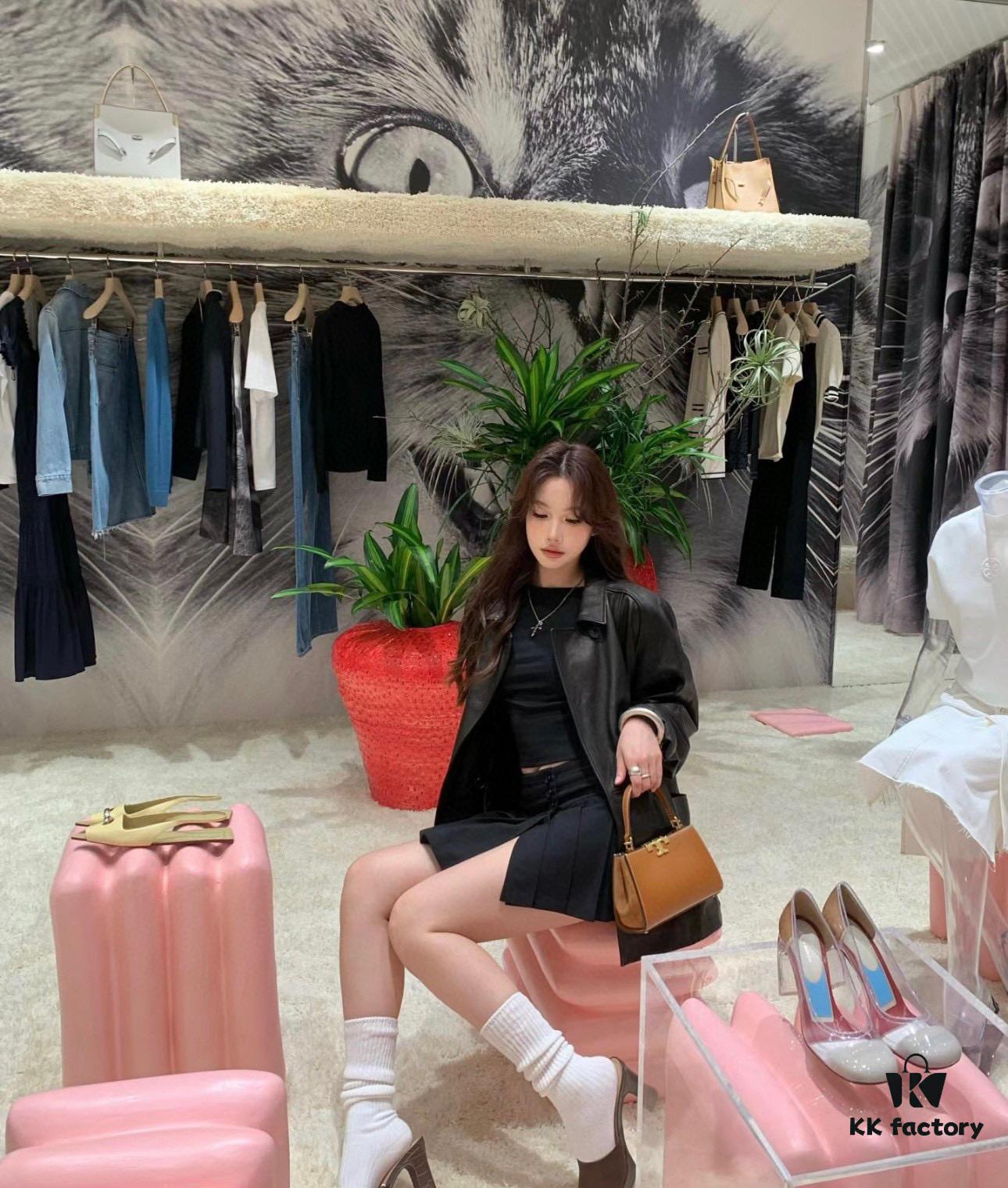 Authentic Quality [Full Genuine Leather Series, New Arrival with Attention to Detail] Tory Burch Eleanor Leather Handbag with Luxurious Suede Trims