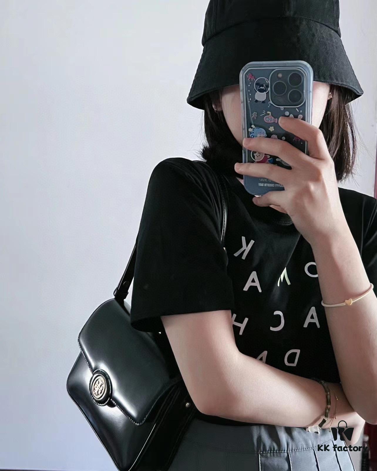 New Arrival TORY BURCH Robinson Series Dual-Use Shoulder Bag – Spazzolato Shiny Patent Leather Messenger Bag