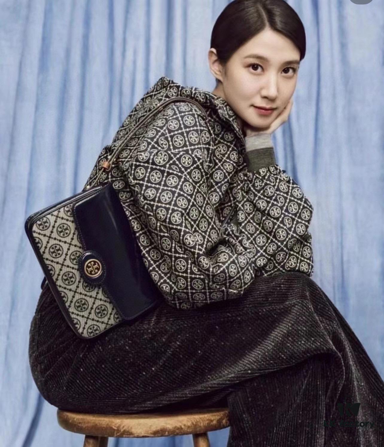 New Arrival Tory Burch Robinson Series Dual-Use Shoulder Bag – Spazzolato Shiny Patent Leather Messenger Bag with Refined Edging