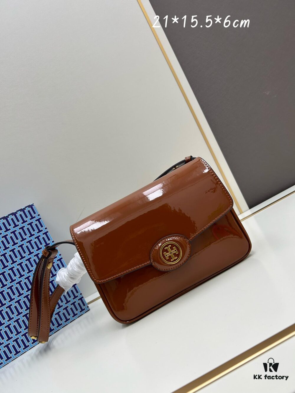 New Arrival Oil Difference Bag Series – Tory Burch Robinson Messenger Top Handle Bag in Spazzolato Shiny Patent Leather