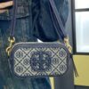 Original Quality [New Item with Attention to Detail] TORY BURCH 2024 Lunar New Year New Camera Bag, (Includes Hang Tag, Sticker, Logo Label, Plastic Bag, and Brand Copy Paper) Miller Signature Print Camera Bag with Double Zippers, Dimensions: 19.5 x 11.5 x 6 cm