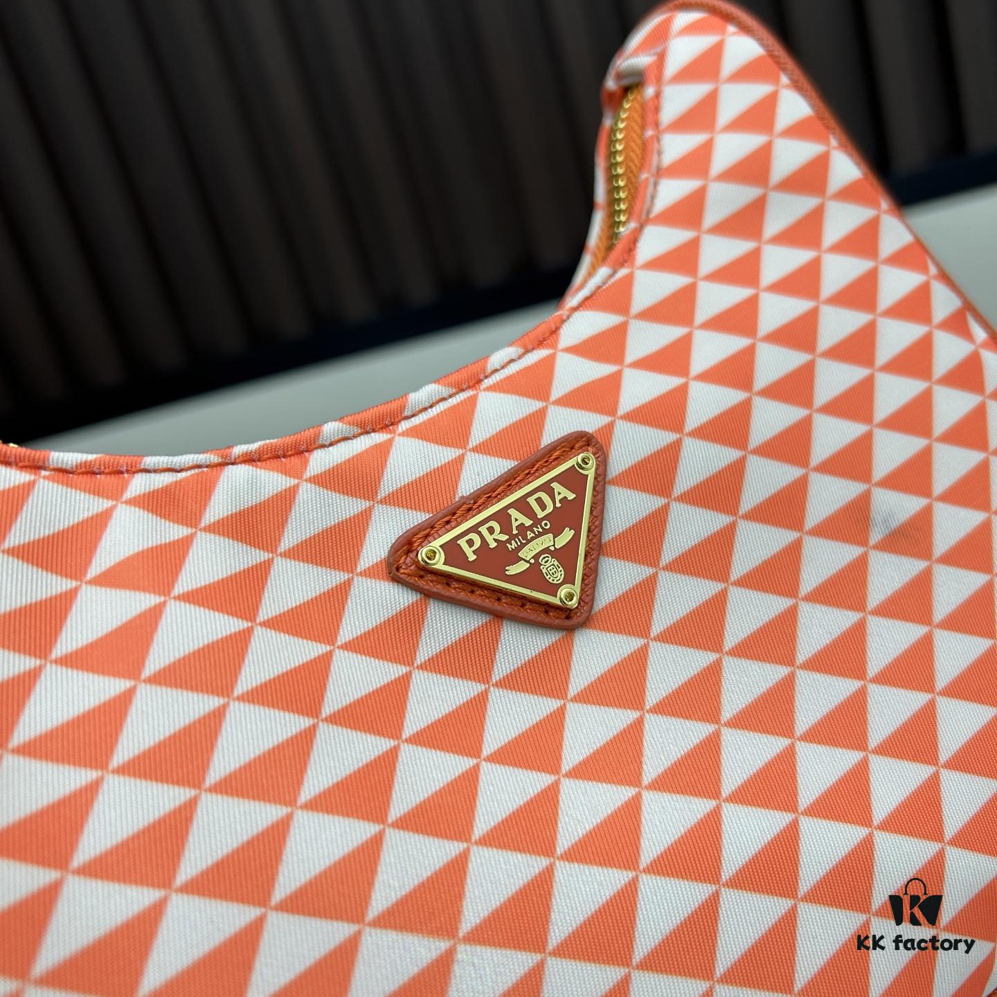 With Box, Prada Hobo Three-in-One Bag Is So Comfortable to Carry!