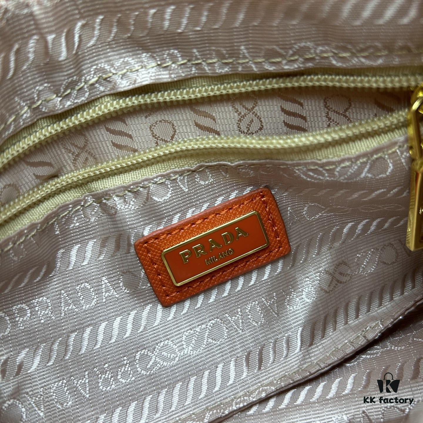 With Box, Prada Hobo Three-in-One Bag Is So Comfortable to Carry!