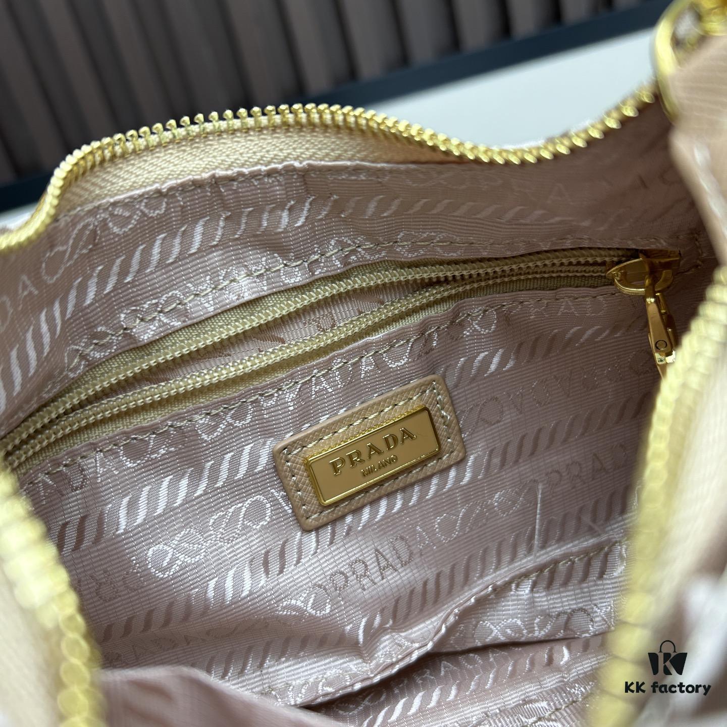 With Box, Prada Hobo Three-in-One Bag Is So Comfortable to Carry!