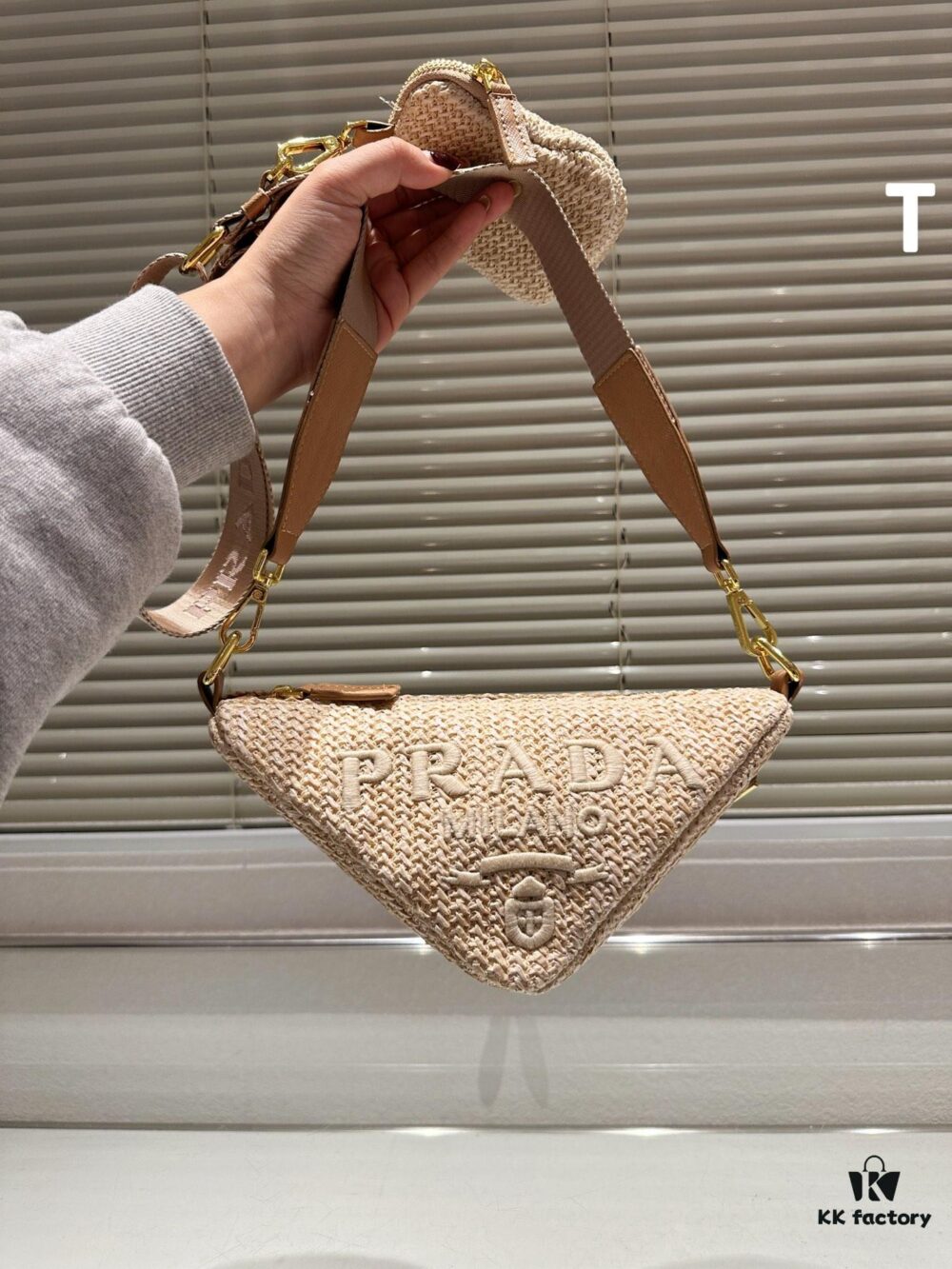Prada Hobo Woven Underarm Bag - 25cm Triangle Bag