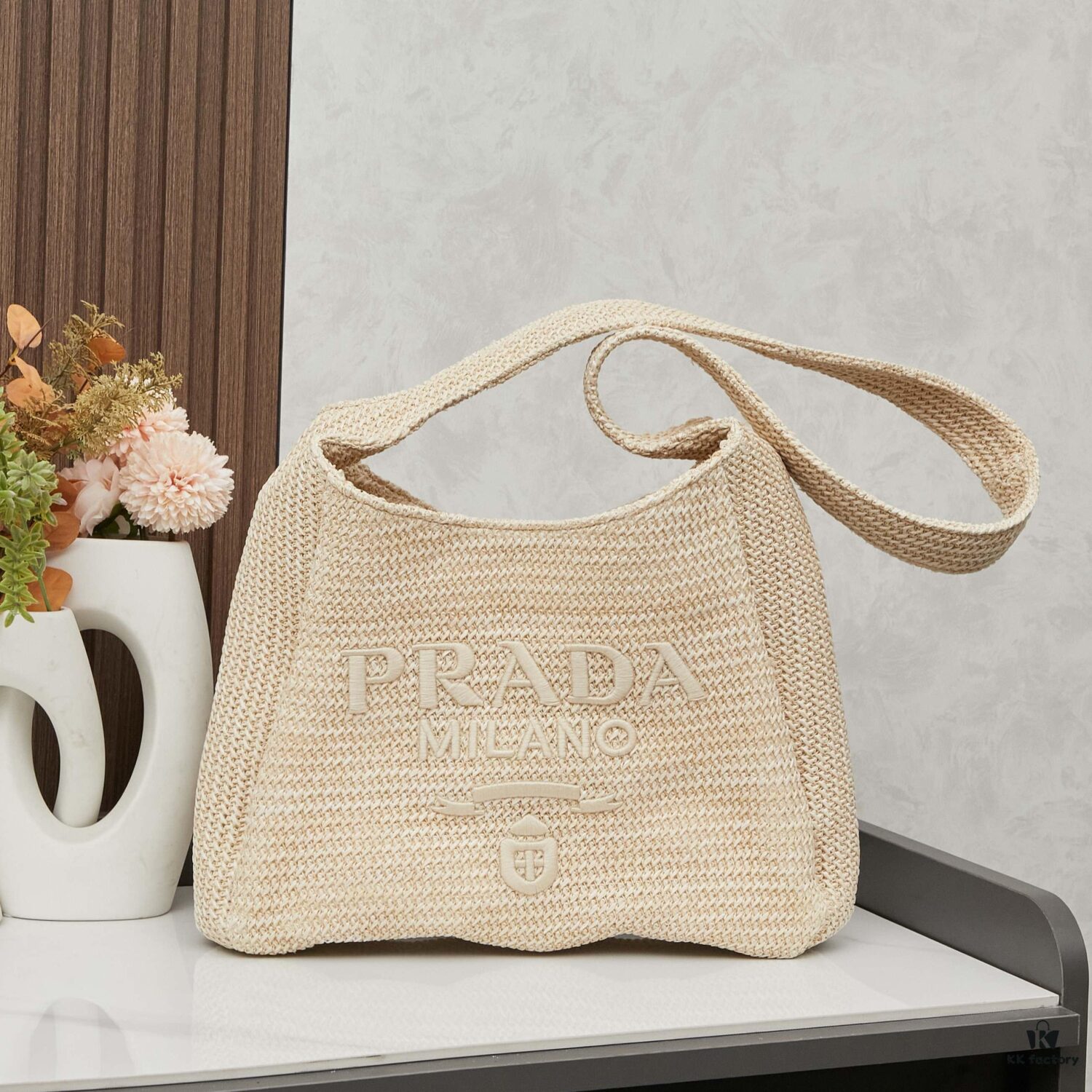 New Arrival🔥👏👏👏 This series is Prada's key style for the entire upcoming season. Crafted with imported raffia straw and highly handcrafted, each bag is meticulously handwoven by skilled artisans 😘😘 Lightweight and spacious, it exudes a fresh summer vibe, perfectly complementing various outfits. Simply perfect—grab yours now! 👏👏 Model: 2386, Size: 33 x 26cm