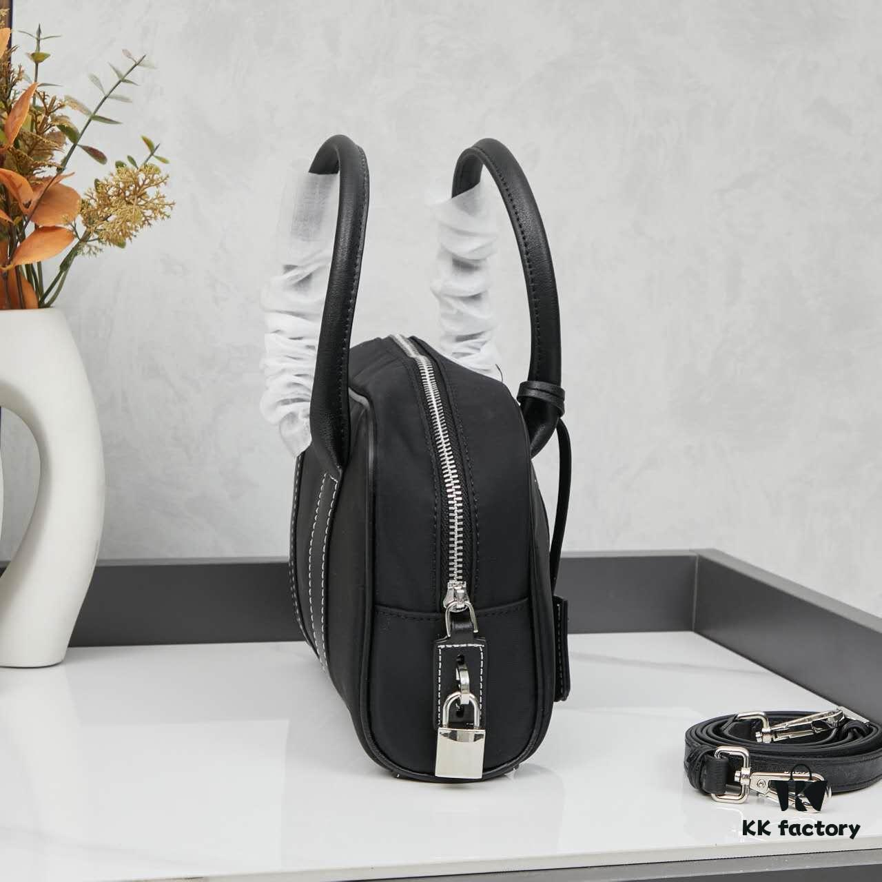 Box Included PRADA 🖤 Premium Vintage Boston Handbag, 23x16x5 Model 2495