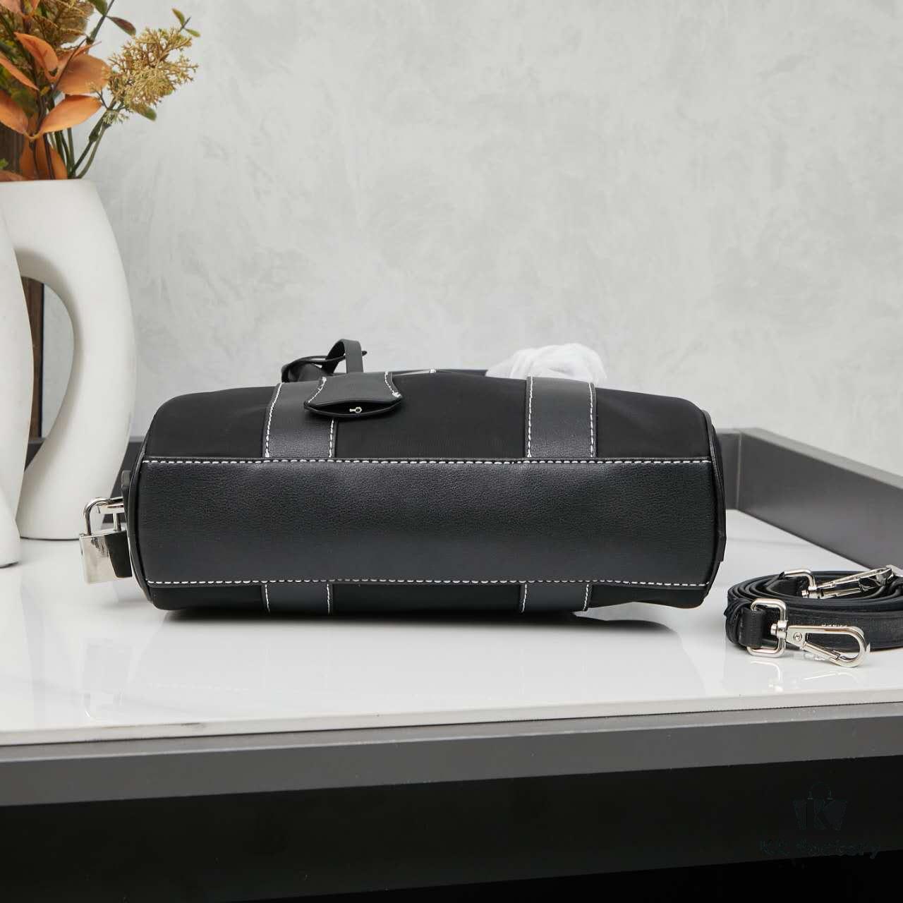 Box Included PRADA 🖤 Premium Vintage Boston Handbag, 23x16x5 Model 2495