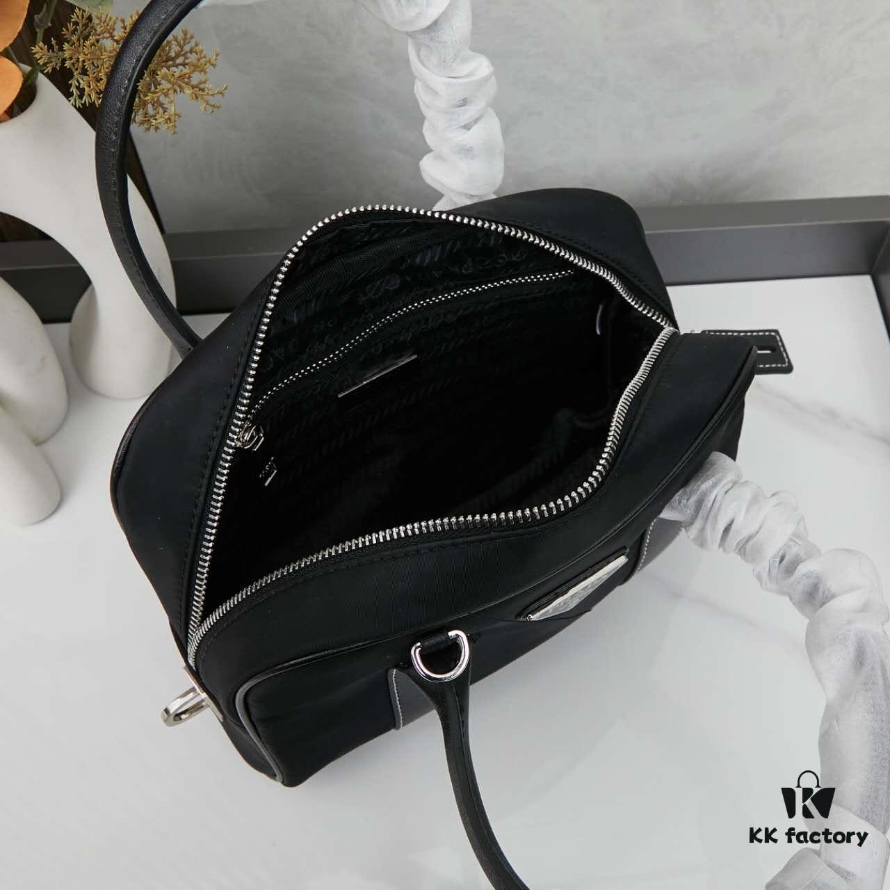 Box Included PRADA 🖤 Premium Vintage Boston Handbag, 23x16x5 Model 2495