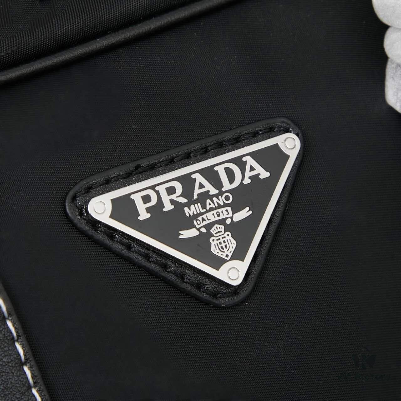 Box Included PRADA 🖤 Premium Vintage Boston Handbag, 23x16x5 Model 2495