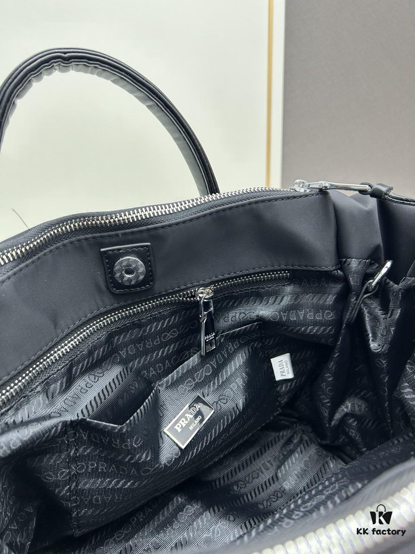 New arrival size: opening 44 x bottom 28 x height 24 x 17, model 2347, stocking up on a PRADA down bag for winter