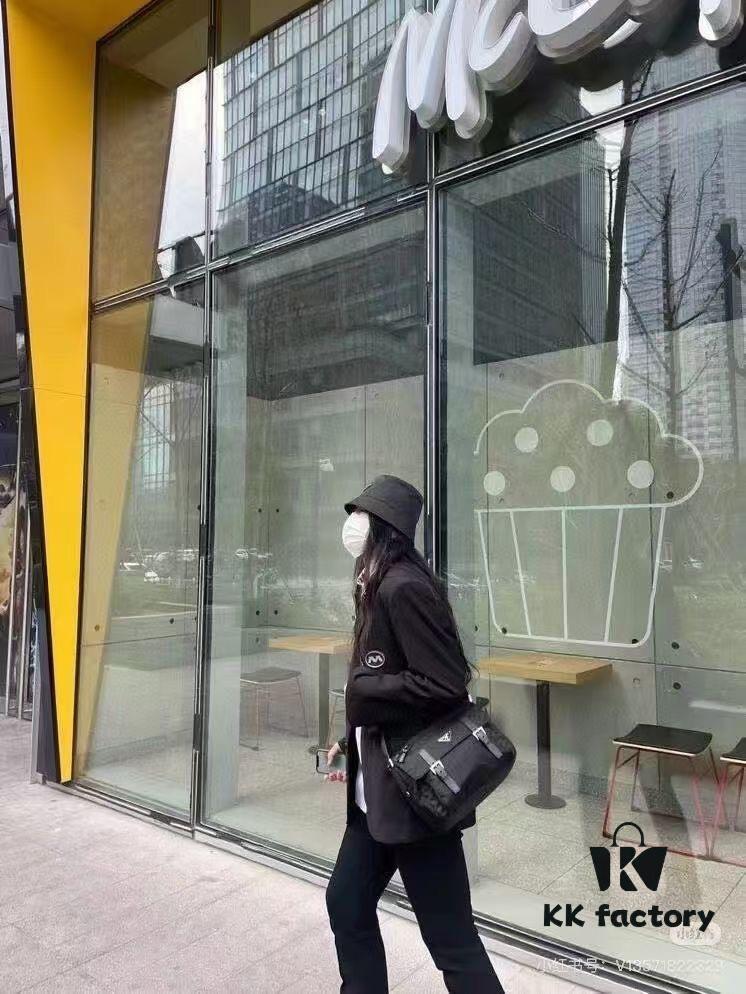 PRADA 2024 Fall/Winter Men's New Bag with Box