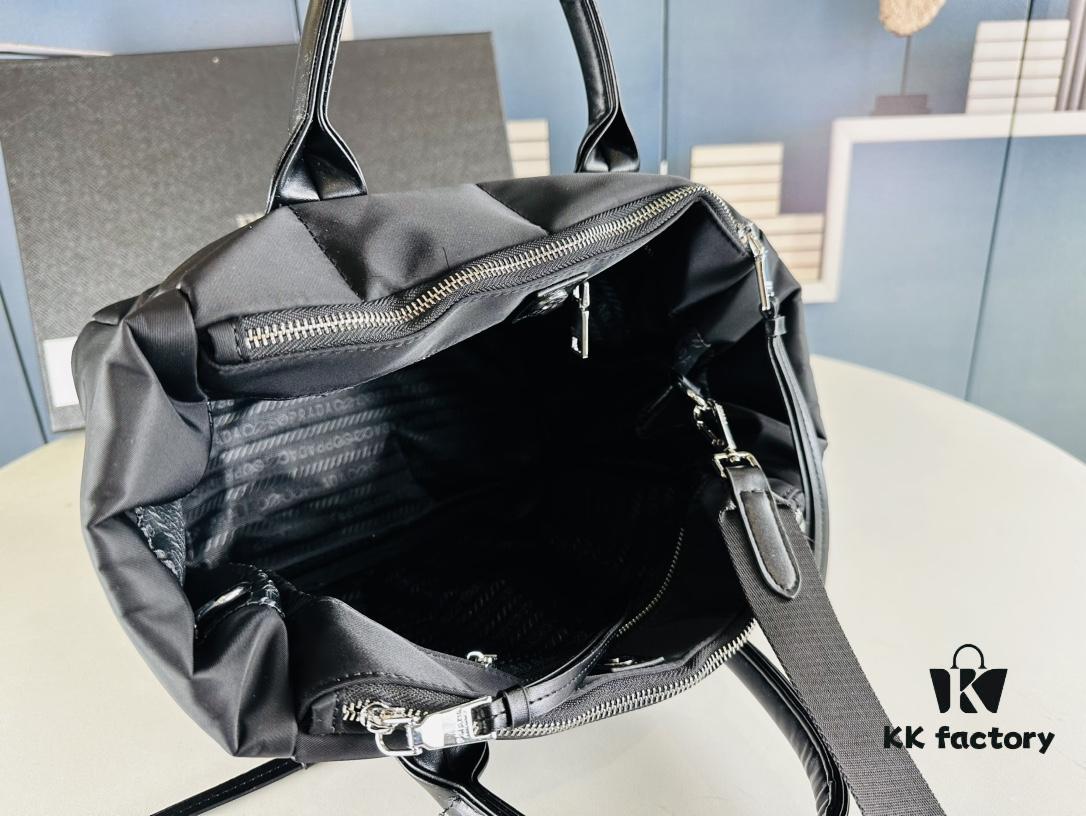 New Size: 44 cm at the opening, 28 cm at the base, height 24 cm, width 17 cm, Model 2347, Stockpiling PRADA Down Bag for Winter