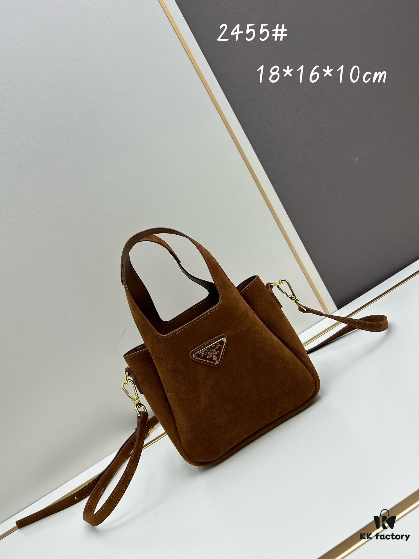 Small Matte Leather Tote Bag with Box @Charlene Choi Sa WITH PRADA