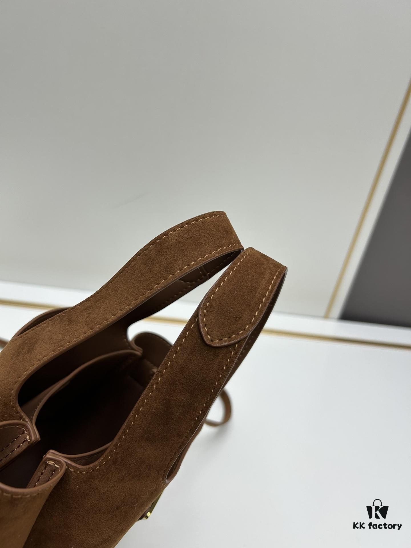 Small Matte Leather Tote Bag with Box @Charlene Choi Sa WITH PRADA