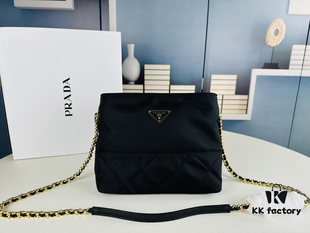 Box Set, Same as Zhu Zhu's Prada Parachute Bag, Perfect for Commuting