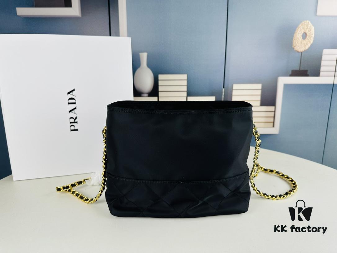 Box Set, Same as Zhu Zhu's Prada Parachute Bag, Perfect for Commuting