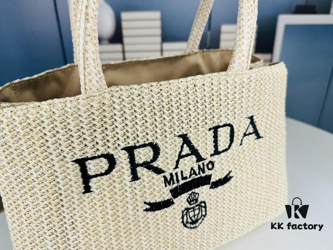 Prada Beautiful Wicker Basket Bag – A Charming Summer Essential with Straw and Leather Design
