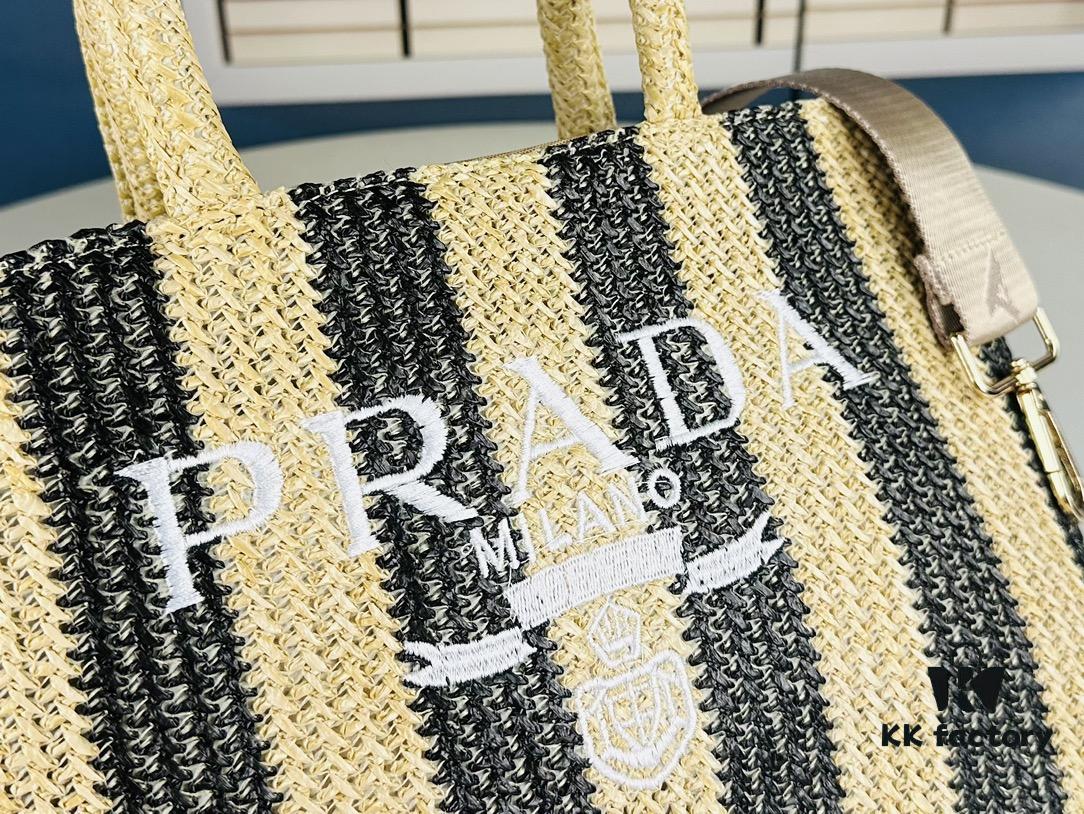 Prada Beautiful Wicker Basket Bag – A Charming Summer Essential with Straw and Leather Design