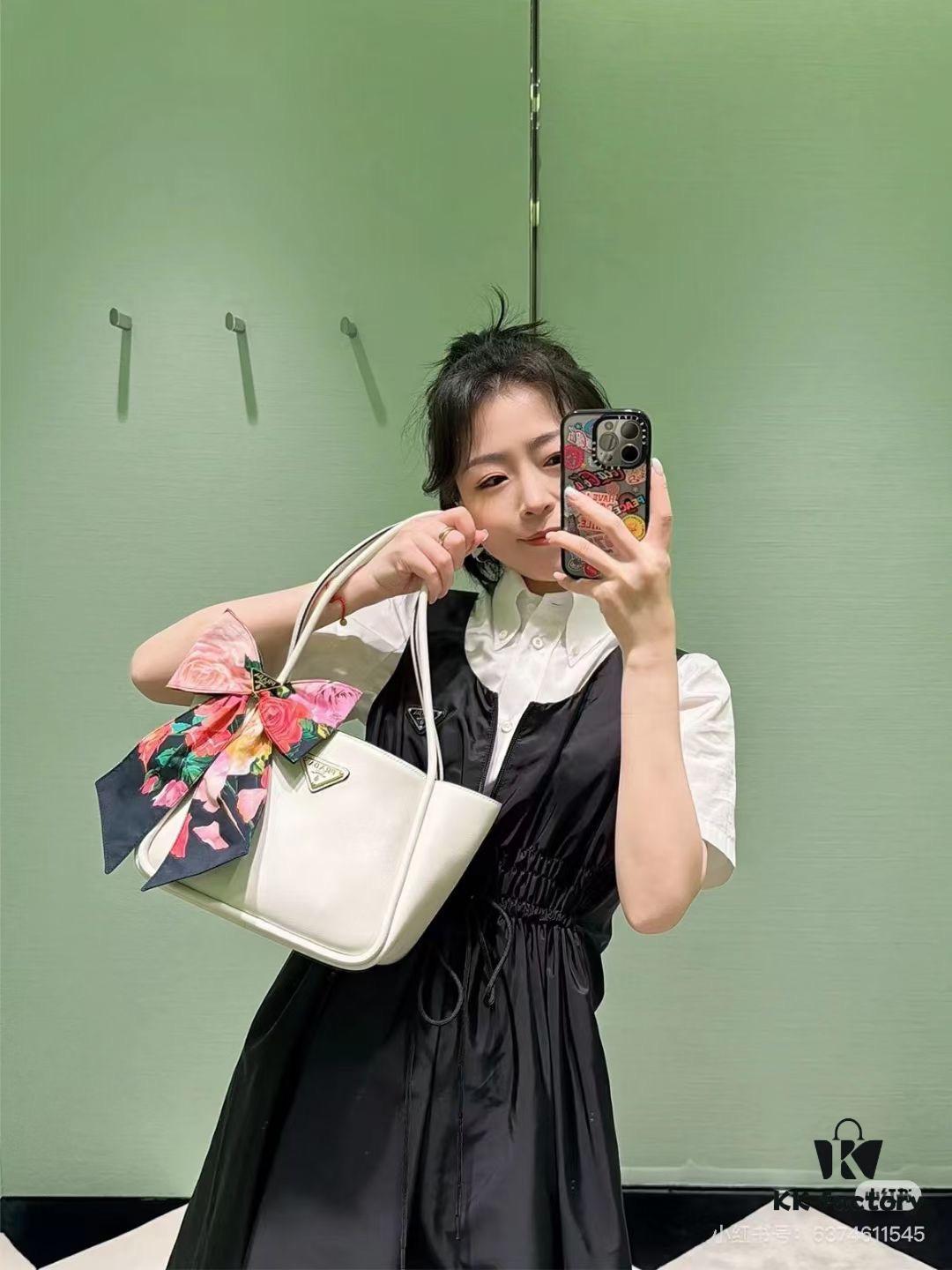 Prada Mini Tote with Box, 24 New Arrival! Known as the 'Little Vegetable Basket', Made of Cow Leather with Triangle Logo, Exceptionally Minimalist and Versatile