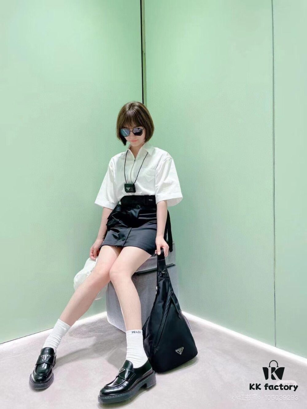 PRADA! 100% Authentic! Latest Model Chest Bag, Shoulder Bag! Imported parachute waterproof fabric, genuine Lamborghini zipper, pure brushed metal hardware, two front zippered pockets, lined with imported velvet filling for a soft, elastic touch that's neither stiff nor rigid — absolutely amazing!