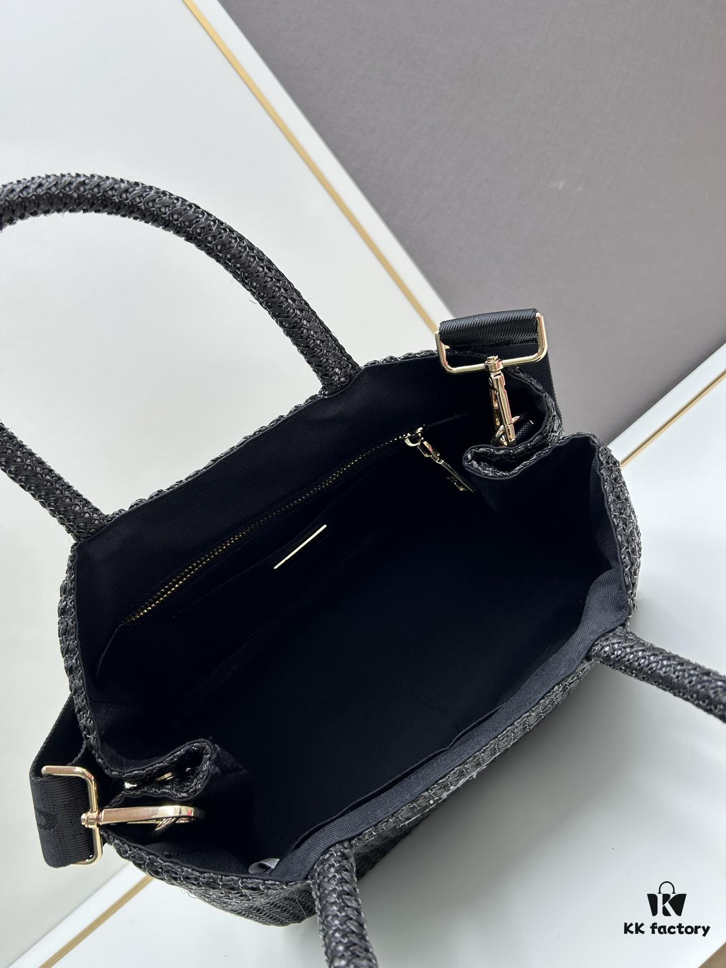 Prada Beautiful Wicker Basket Bag – A Stylish Summer Essential with Straw and Leather Design