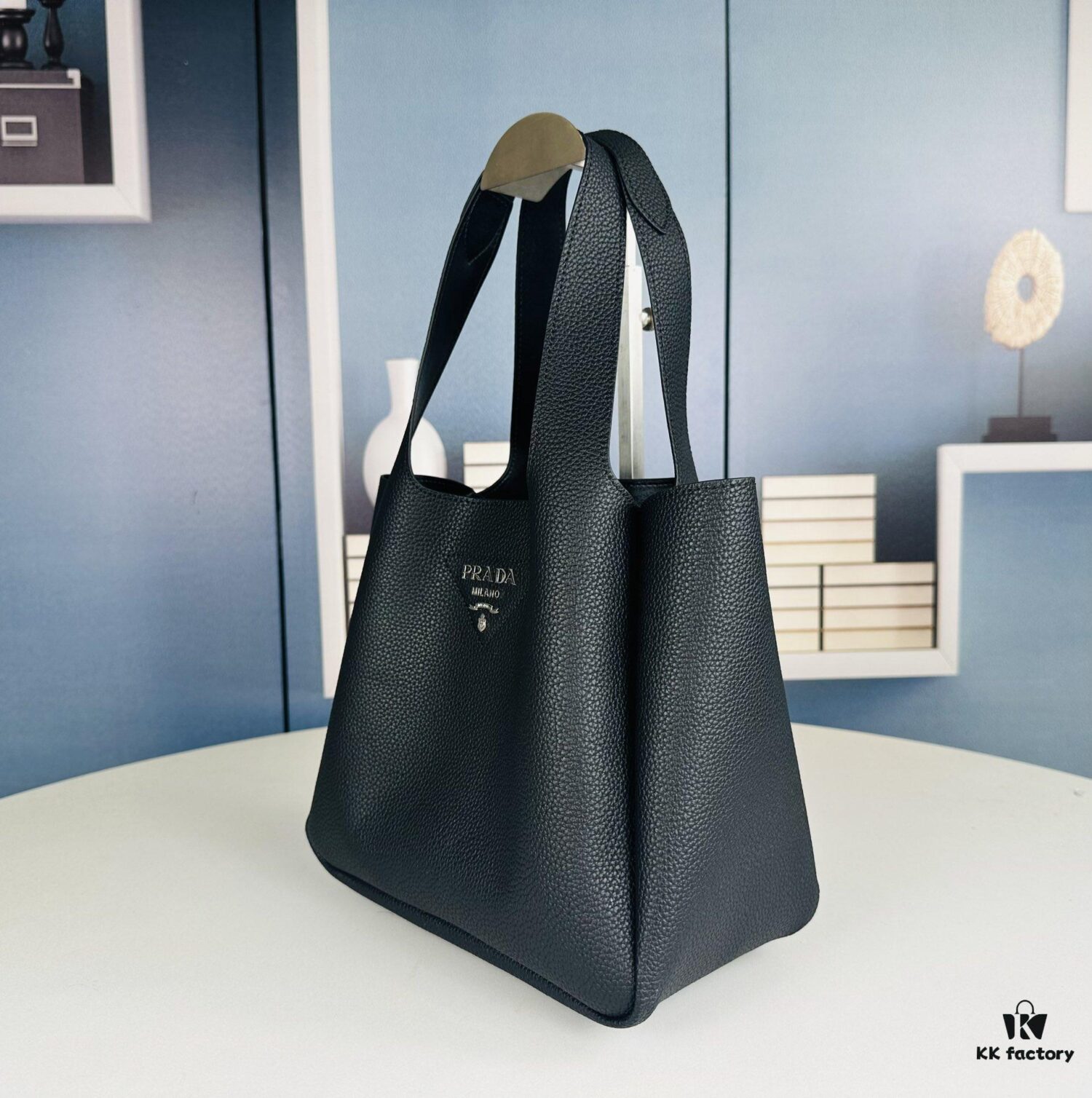 Large Leather Tote Bag with Box @Charlene Choi Sa WITH PRADA