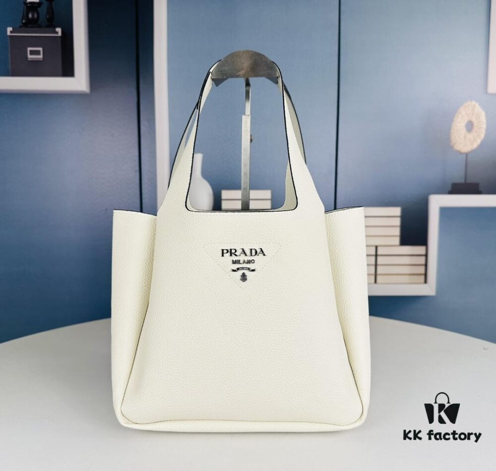 Large Leather Tote Bag with Box @Charlene Choi Sa WITH PRADA